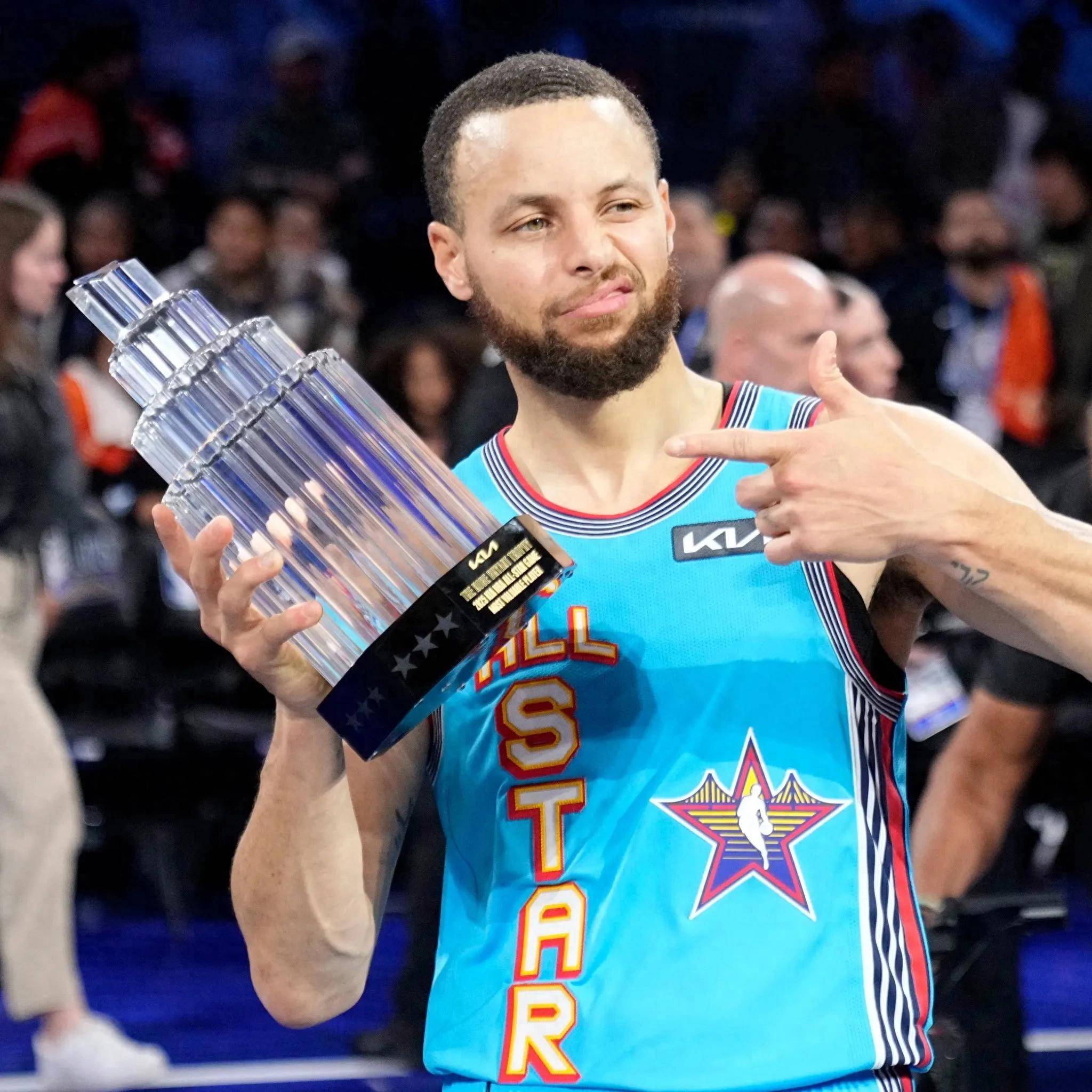 运动员们更 运动员们更